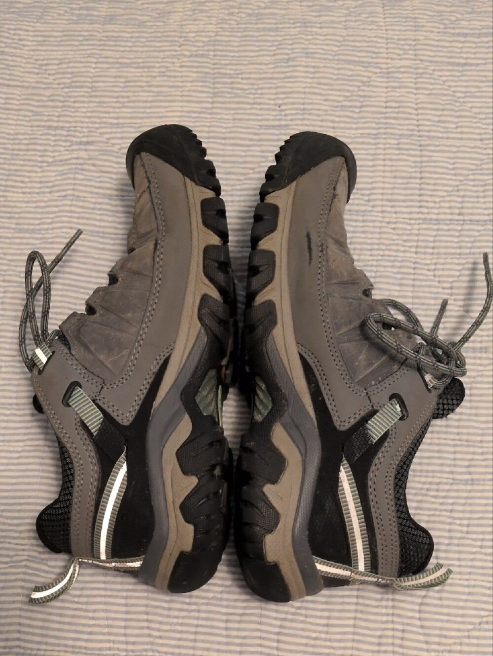 Keen Gray and Black Women's Trail Shoes View 2